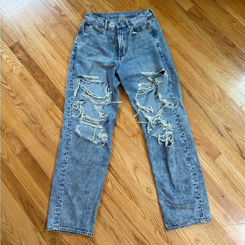 Distressed American Eagle Outfitters Light Wash Denim